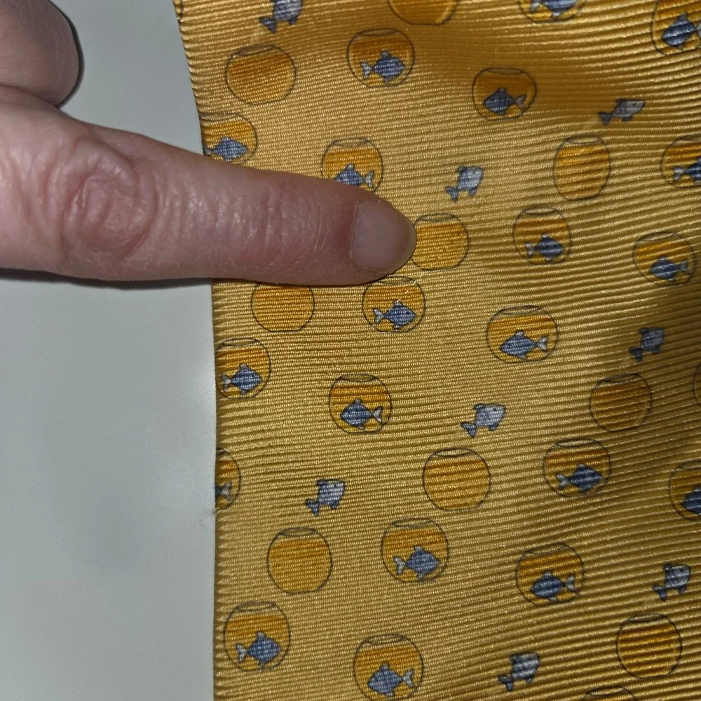Tommy Hilfiger Tie Mens Novelty Yellow‎ Fish Bowl Print Italian Silk Made In USA